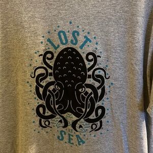 Men’s Lost t-shirt.